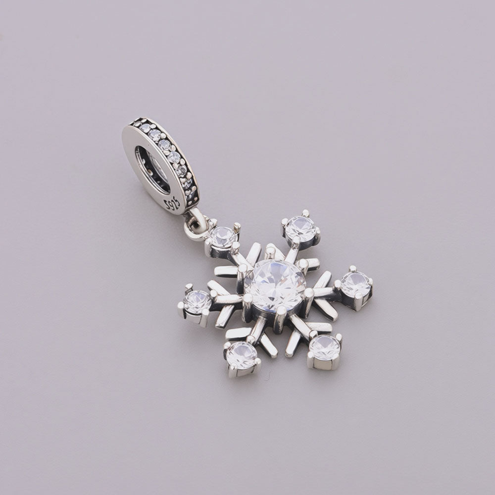 "Frozen Frequency" - 925 Silver Sparkling Winter Snowflake Dangle Charm
